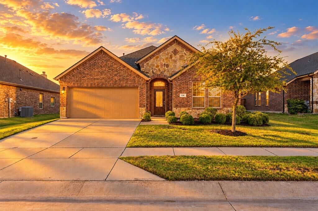 Property Photo: 536 Alice Lane TX 75189