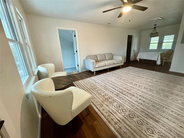 Property Photo:  40 Village Drive  OK 73018 