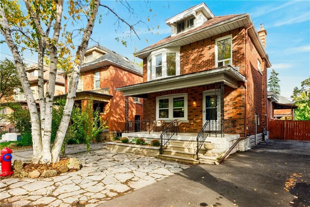 Property Photo:  28 North Oval  ON L8S 3Y6 