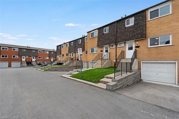 Property Photo:  20 Anna Capri Drive 3  ON L8W 1M6 