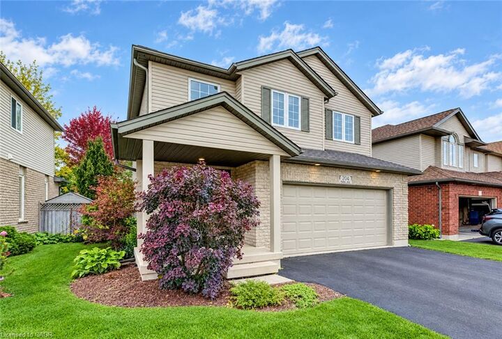 Property Photo:  204 Park Avenue W  ON N3B 3N3 