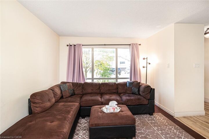 Property Photo:  2700 Barton Street E 5  ON L8E 2J7 