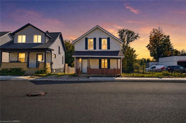 Property Photo:  252 Dundas Street  ON N4S 1B1 
