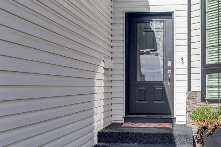 Property Photo:  14 Kingston Drive  AB T4P 3P9 