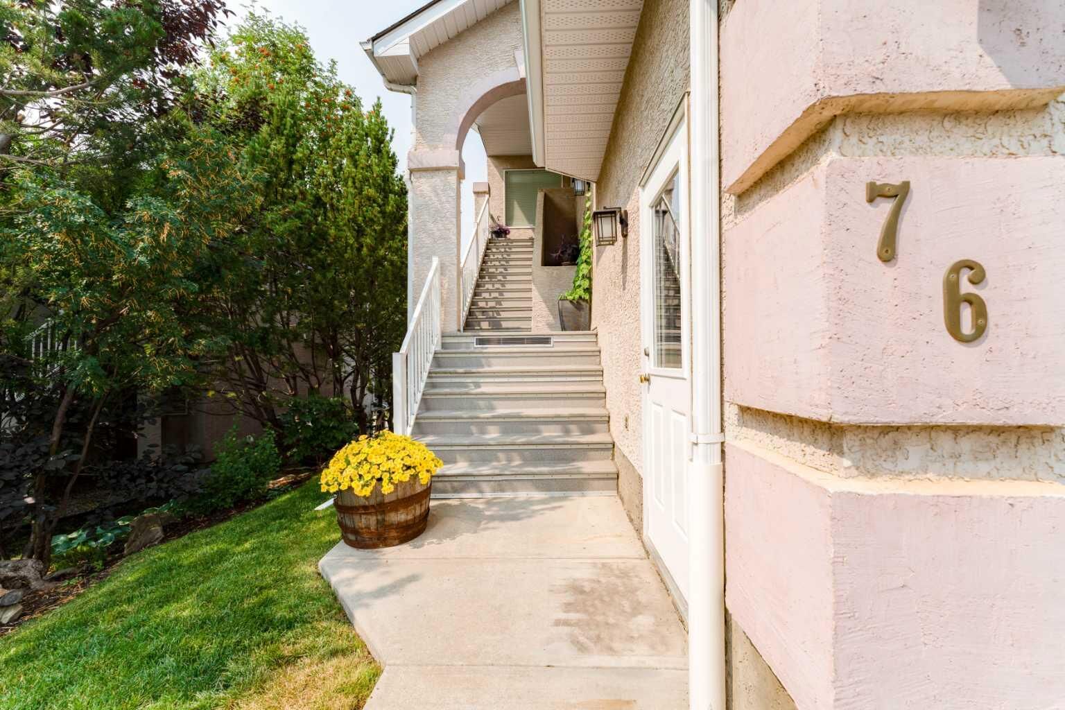 Property Photo:  76 Sierra Morena Green SW  AB T3H 3E5 