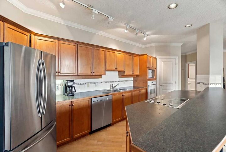 Property Photo:  59 22 Avenue SW 410  AB T2S 3C7 