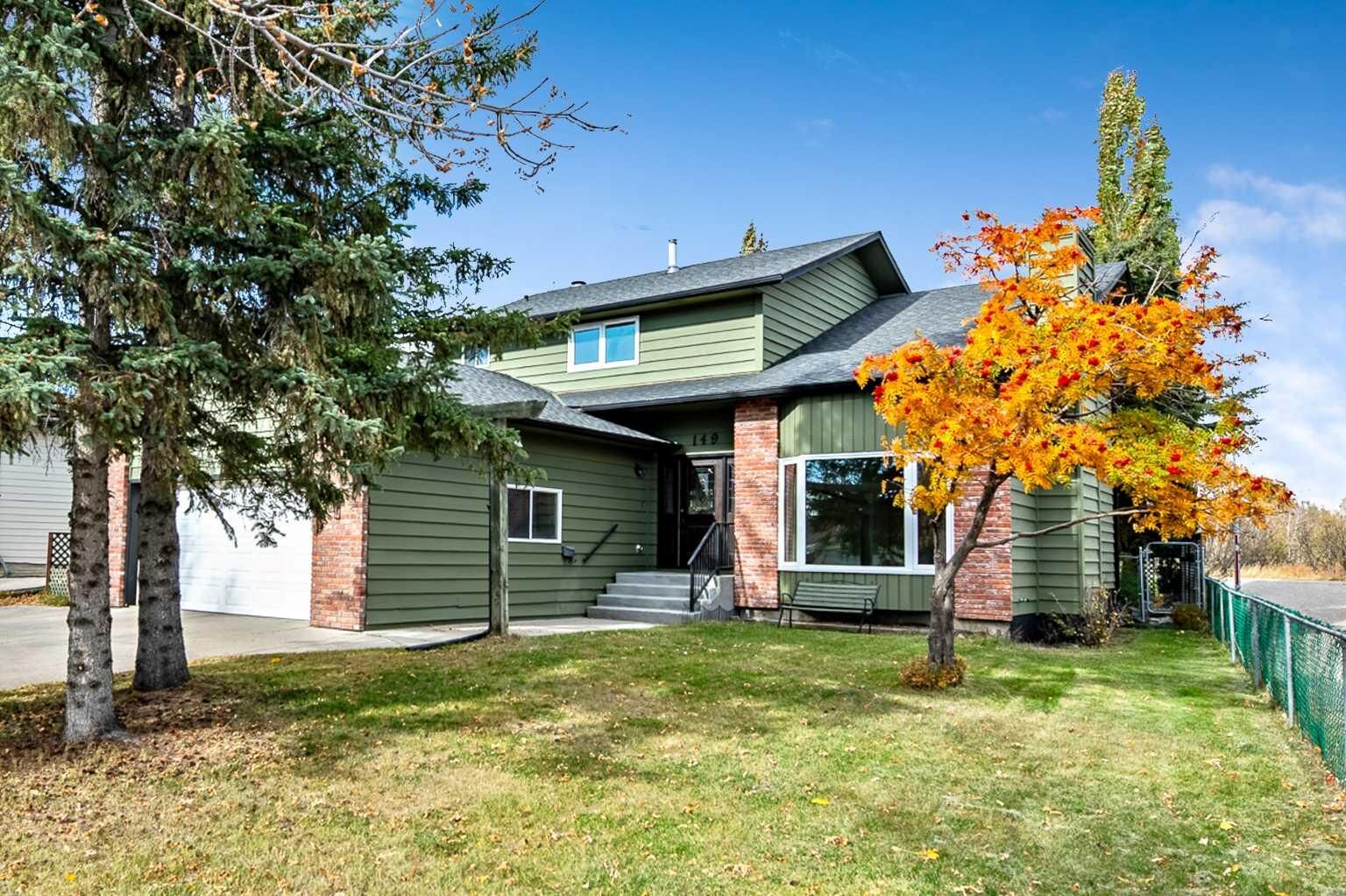 Property Photo:  149 Woodhaven Drive  AB T1S 1L5 