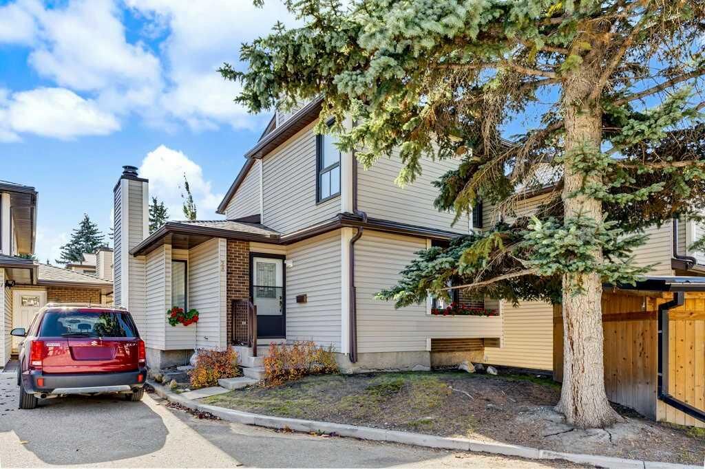 Property Photo:  76 Cedardale Crescent SW 28  AB T2W 3Z5 