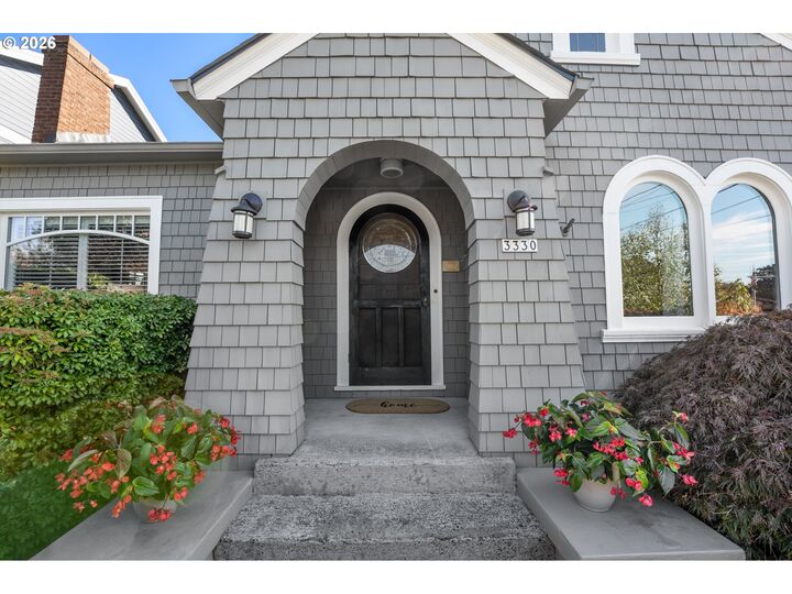 Property Photo:  3330 NE 38th Ave  OR 97212 