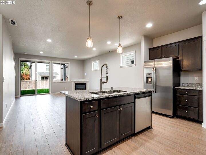 Property Photo:  5712 NE 58th Way  WA 98661 