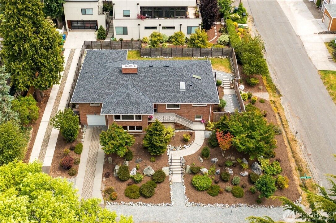 Property Photo:  11704  Palatine Avenue N  WA 98133 