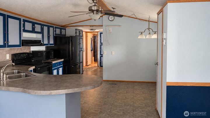 Property Photo:  2110  Trosper Road SW 13  WA 98512 