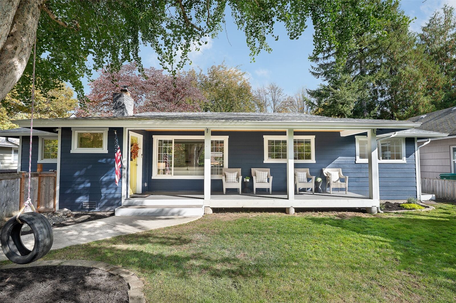 Property Photo:  7916  Maple Avenue SE  WA 98065 