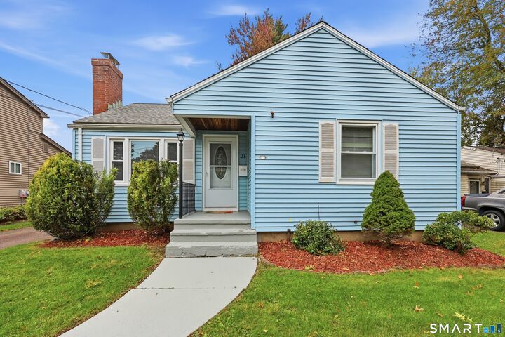 Property Photo:  21 Elmfield Street  CT 06110 