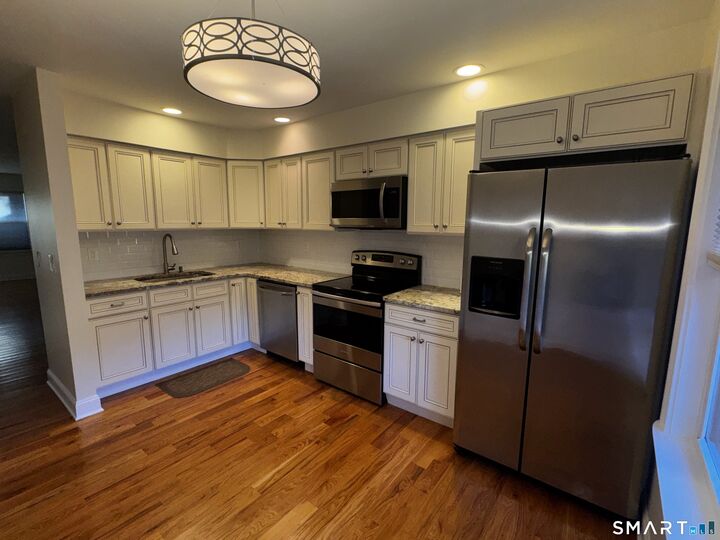 Property Photo:  6 Cascade Circle 6  CT 06468 