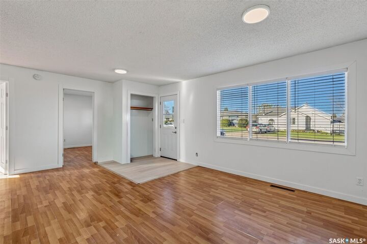 Property Photo:  147 30th Street E  SK S6V 1Z2 