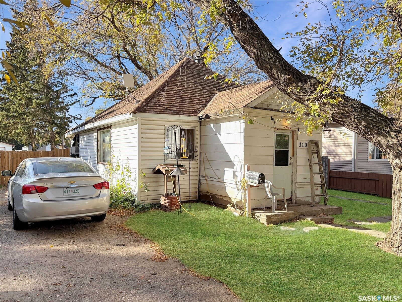 Property Photo:  310 1st Street E  SK S0L 0P0 