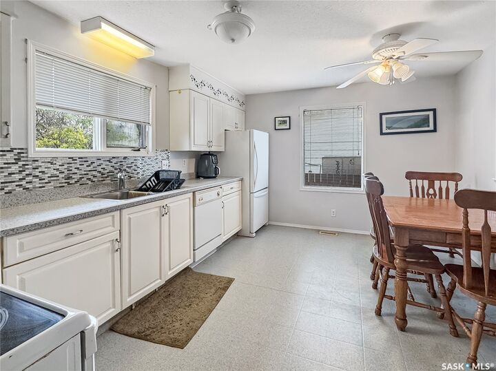 Property Photo:  117 Hudek Avenue W  SK S0J 1A0 