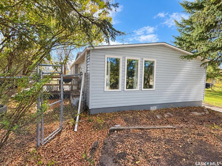 Property Photo:  512 2nd Avenue  SK S0M 2Y0 