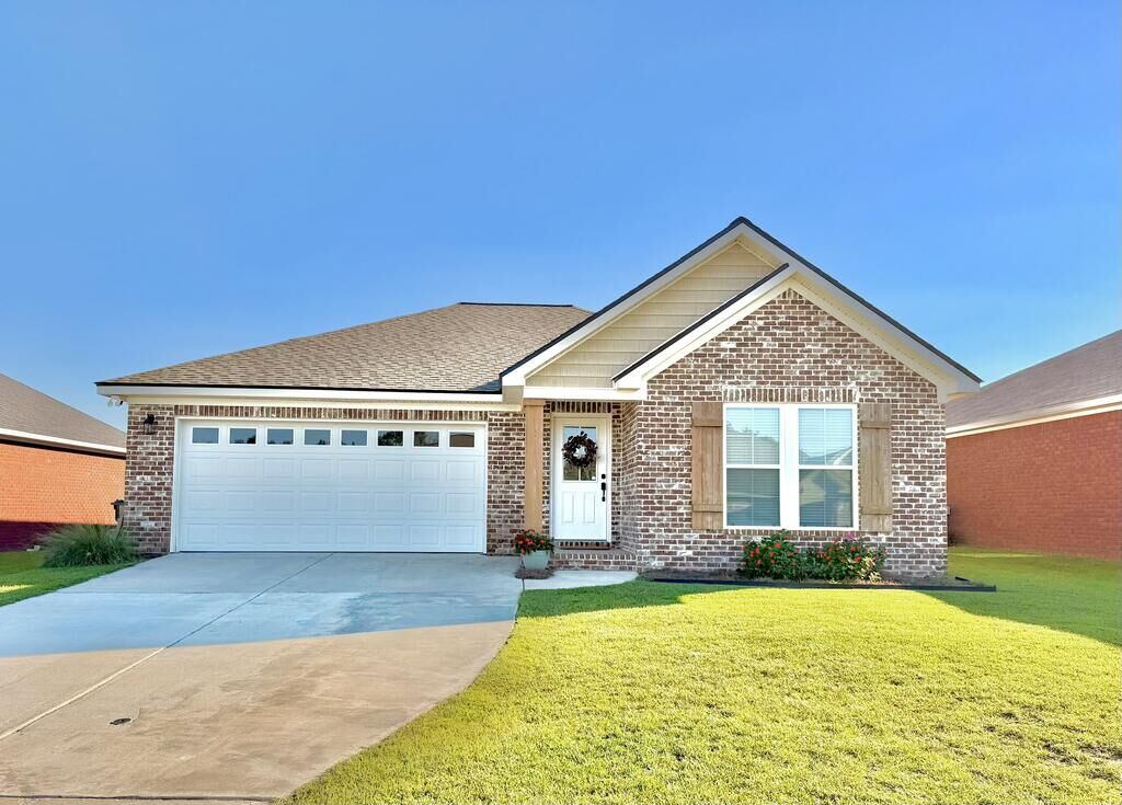 Property Photo:  121 Sugarberry Road  AL 36301 