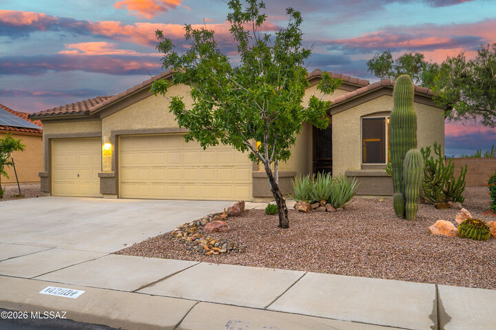 Property Photo:  14288 N Recovered Fossil Avenue  AZ 85658 