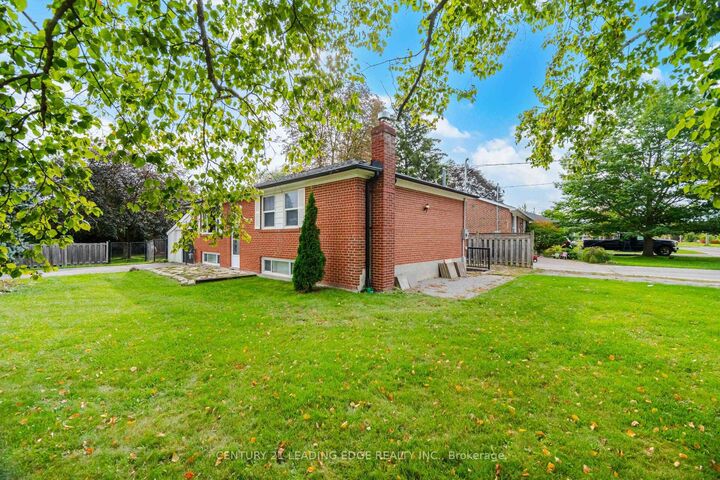 Photo de la propriété: 308 Rupert Avenue ON L4A 1C9
