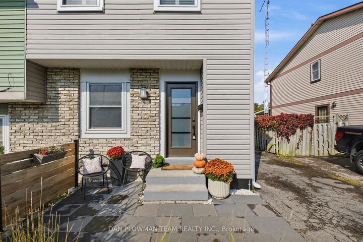 Property Photo:  1204 Southdale Avenue  ON L1H 7Z3 