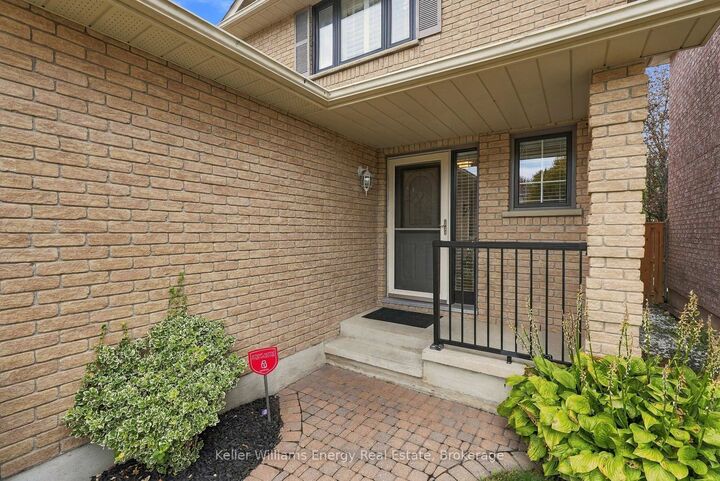 Property Photo:  20 Caleche Avenue  ON L1E 3A3 