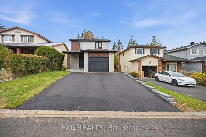 Property Photo:  42 Antler Avenue  ON K2J 2H2 