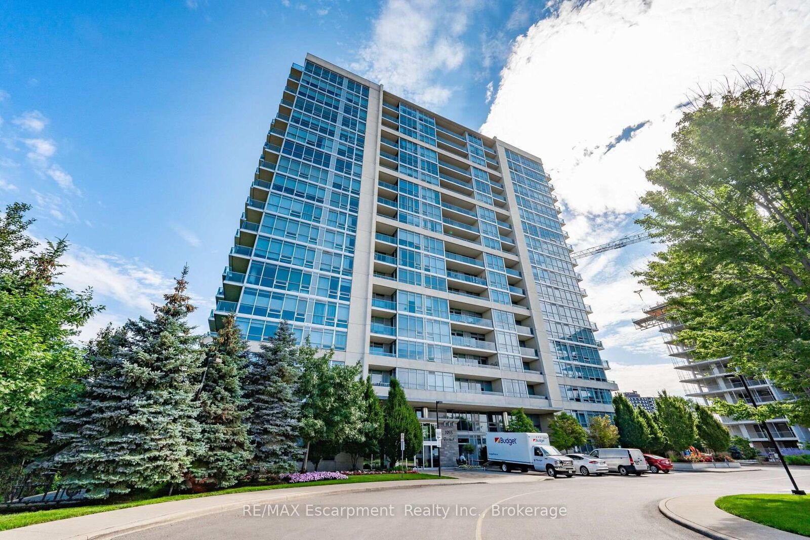 Property Photo:  1055 Southdown Road # 209  ON L5J 0A3 