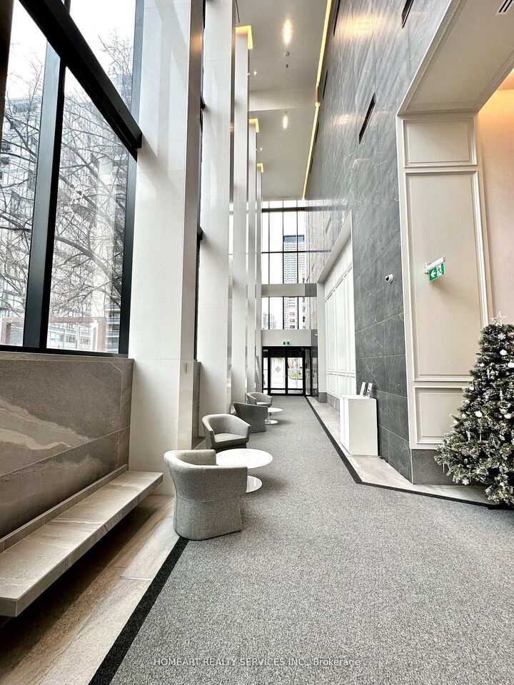 Property Photo:  3 Gloucester Street 3504  ON M4Y 0C6 