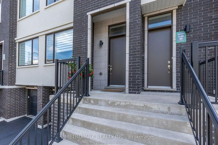 Property Photo:  187 Sydney Circle  ON L4H 4R2 