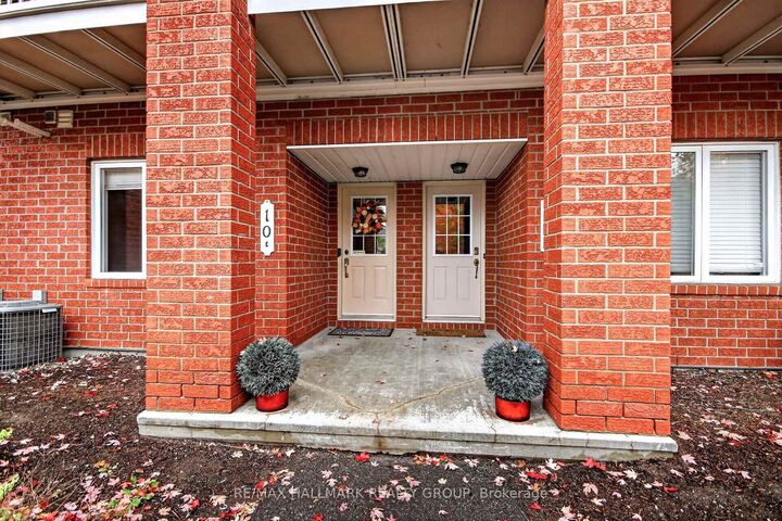 Property Photo:  10 Daybreak Street 36  ON K2G 6T9 