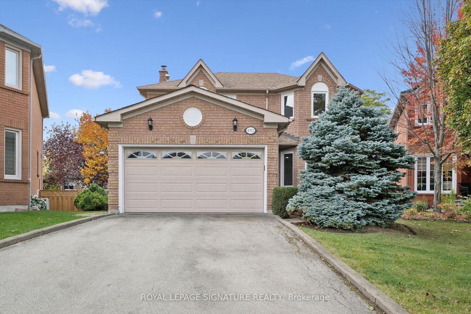 Property Photo:  4912 Roseglen Court  ON L5V 1K8 