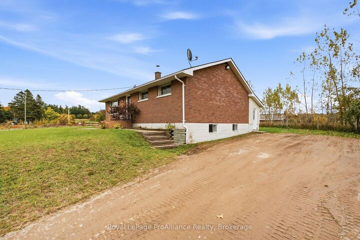 Property Photo:  685 Will Johnson Road  ON K0K 2C0 