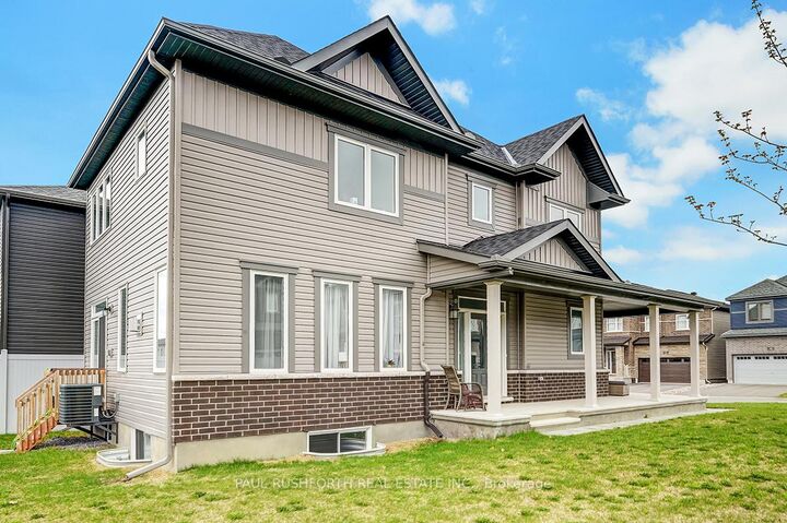 Property Photo:  11 Fossa Terrace W  ON K2J 6W4 
