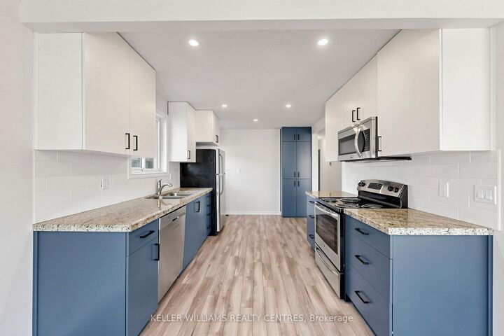 Property Photo:  807 Greenfield Crescent Upper  ON L3Y 3B2 