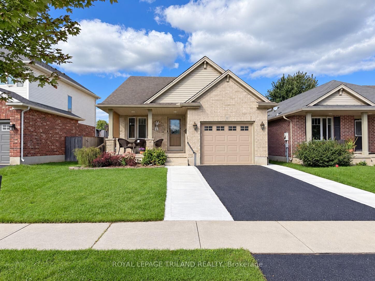Property Photo:  87 Pine Valley Drive  ON N5P 1E2 