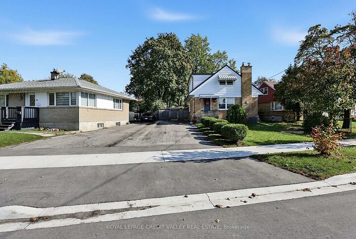Property Photo:  29 Crestview Avenue  ON L6W 2R8 