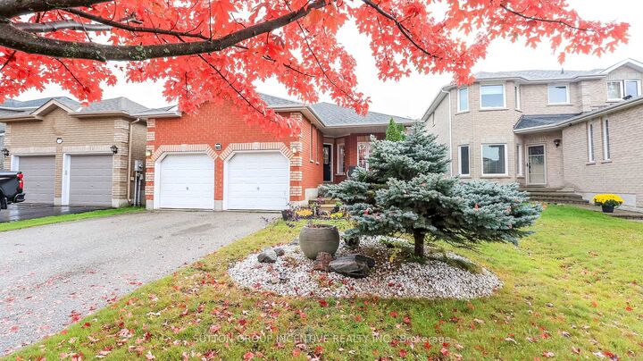Property Photo:  142 Raymond Crescent  ON L4N 0V7 