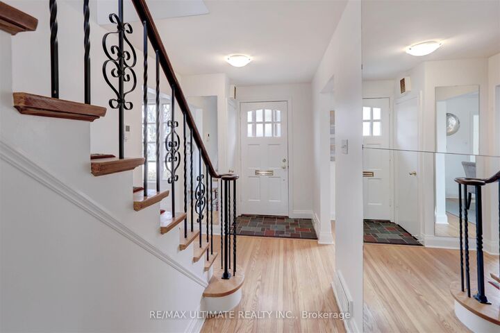 Property Photo:  12 Tregellis Road  ON M3H 1K2 