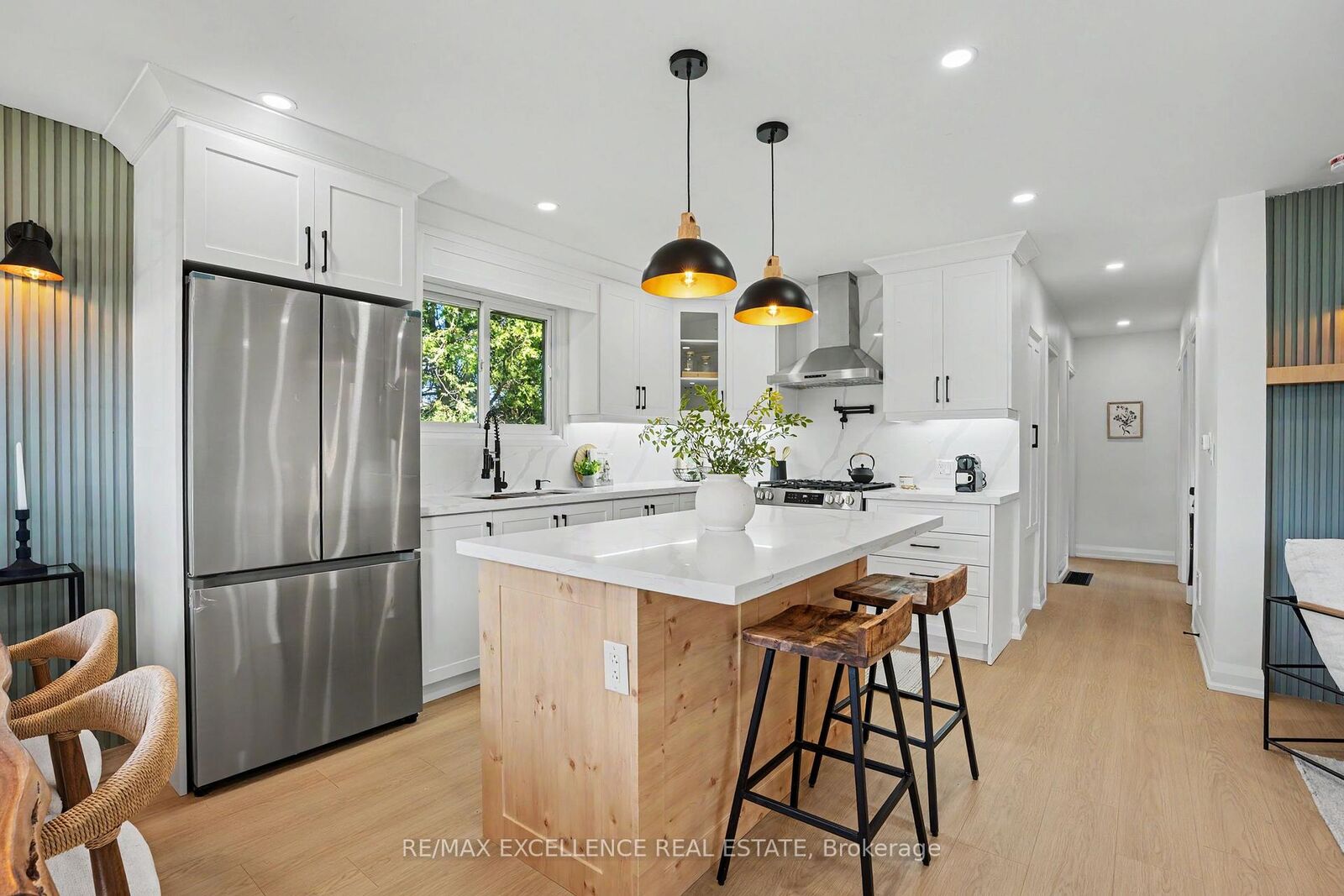 Property Photo:  311 East 14th Street  ON L9A 4C1 