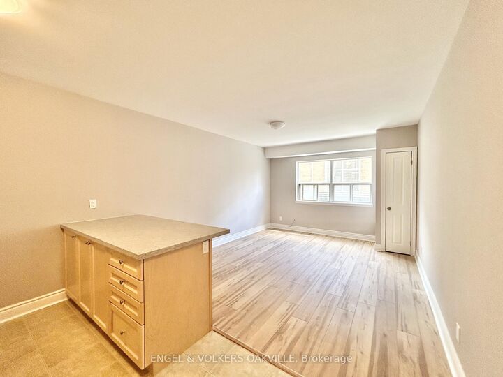 Property Photo:  100 Twenty Fifth Street 4  ON M8V 3P9 