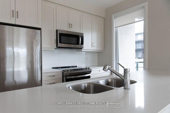 Property Photo:  140 Boundstone Way 304  ON K2T 0M7 