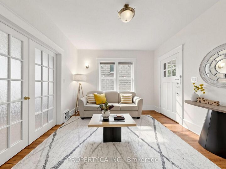 Property Photo:  205 Dearborn Avenue  ON L1G 5Z3 