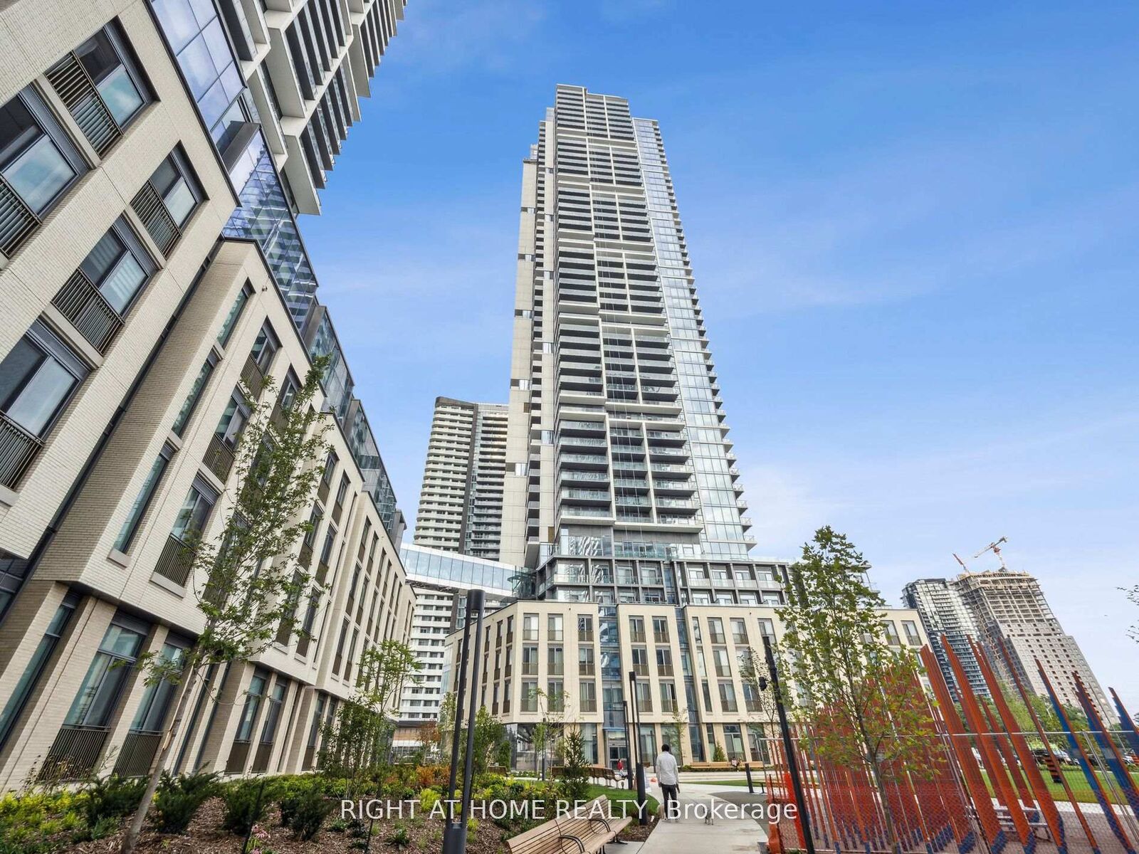 Property Photo:  7890 Jane Street 4209  ON L4K 0K9 
