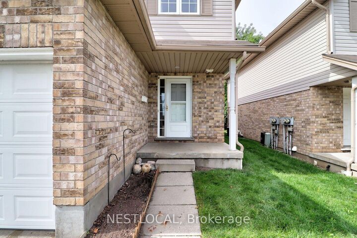 Property Photo:  10 Fallowfield Drive 11  ON N2C 0A4 