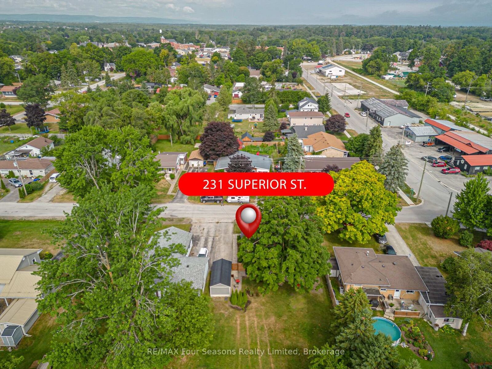 Property Photo:  231 Superior Street  ON L0M 1S0 
