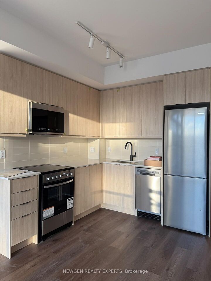 Property Photo:  125 Nipissing Road 1407  ON L9T 9P2 