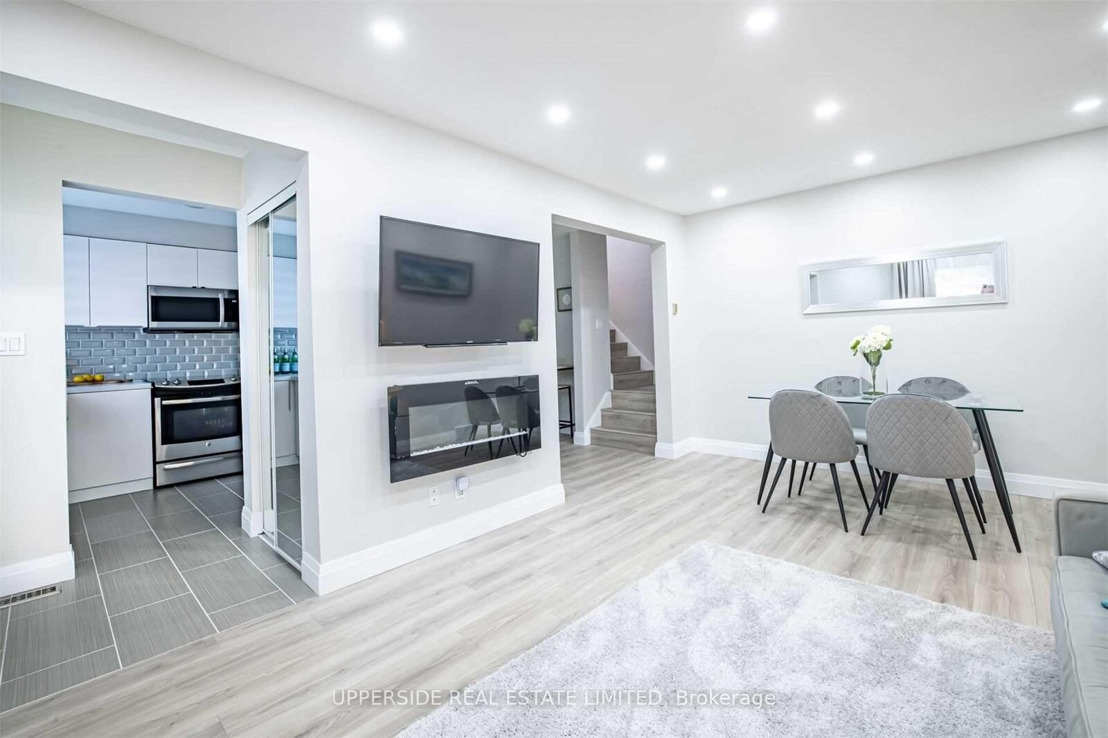 Property Photo:  151 Parnell Road 62  ON L2M 3S4 